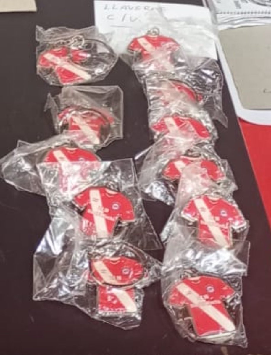 aaajbasquetok's tweet photo. Muchas gracias @ebt1972 por la donación de estos hermosos llaveros a nuestra disciplina!!
Vamos Bicho!! 🐞❤️🏀 #aaaj https://t.co/PNJMUGLp3S