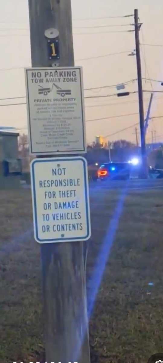HulioKj's tweet photo. @GAFollowers Read the sign my boy 😂😂😂 https://t.co/jYVQkxVXD7
