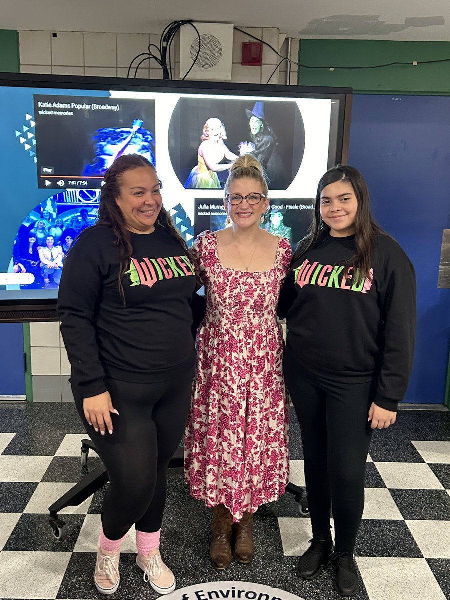 Thank you Katie Adams for visiting Troop 1094 <a href="/girlscoutsnyc/">Girl Scouts NYC</a> and sharing what it was like to play Galinda the Good Witch in <a href="/WICKED_Musical/">Wicked the Musical</a>! The Troop can’t wait to see the movie this afternoon and then check out the show on Broadway in the Spring! <a href="/CSD10Bronx/">CSD10</a> <a href="/GinaMautschkeM/">Gina Mautschke-Mitchell</a>