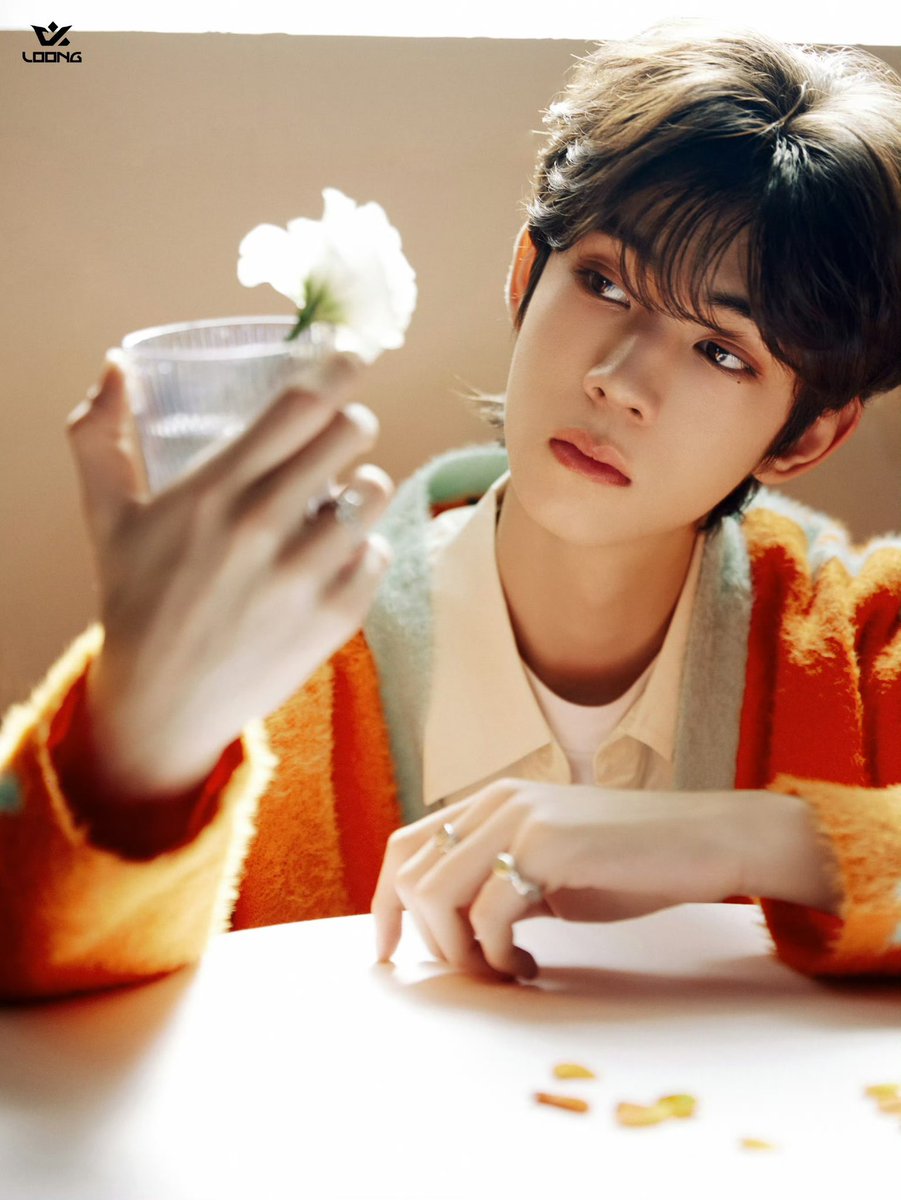 intaeraested's tweet image. he is the little prince!