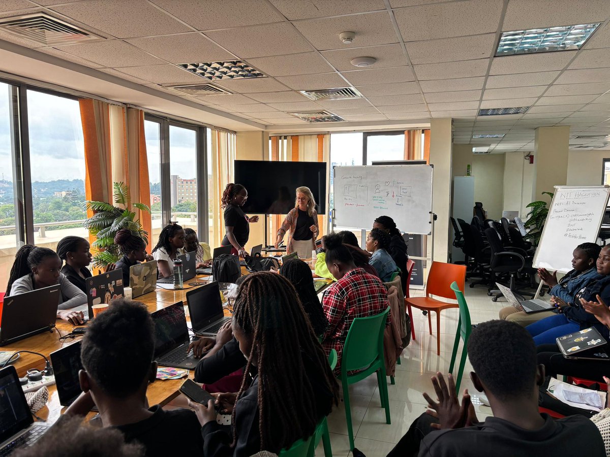 ATCommunityKla's tweet photo. Building with Passion
The energy in the room was electric as @HCFrancken broke down strategies for bridging the gap between what users need and the tools we create.
Women in tech aren’t just building websites and apps—they’re building relationships and solutions
#TechHerHome #WeLoveNerds #BuildWithAT @ATWomenInTech