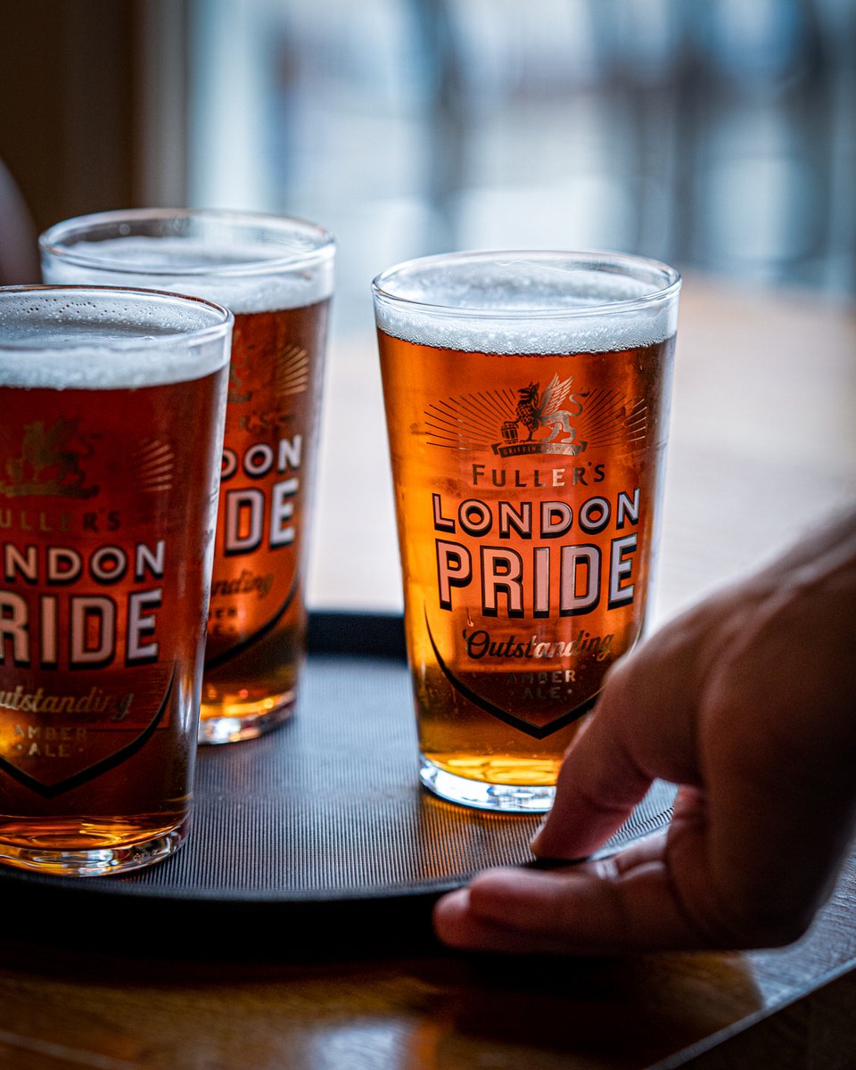 Time with friends in cosy pubs and pints of Fullers London Pride on cask. Now that's what we love about the festive season. ❤️ 🎄 🍺

Tag your favourite pub in the comments below... 👇

#FullersLondonPride #Christmas #DrinkResponsibly