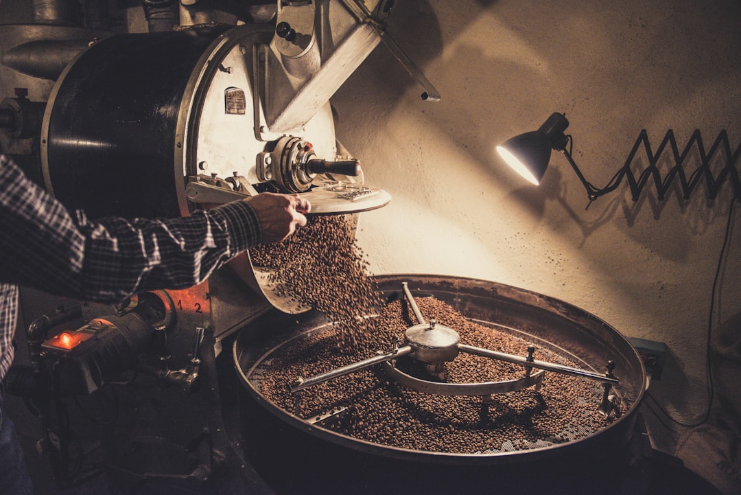 customroasts's tweet photo. Ever wondered what makes coffee truly special? It's all in the passion we pour into roasting each batch. Dive into a world of flavor by exploring our fresh roasts online. Your perfect coffee moment is just a click away! https://t.co/2DVh3eE9Dn