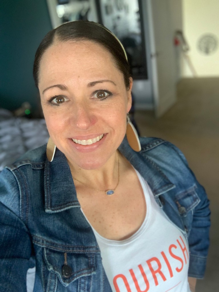 DeFemCreatives's tweet photo. At Arbonne, Stacey Treut believes in the power of holistic wellness, focusing on the mind, body, and skin connection. 🌟
#HolisticWellness #MindBodySkin #ArbonneWellness #FeelYourBest #PlantBasedHealth #StaceyTreut https://t.co/KdLVduhw1m