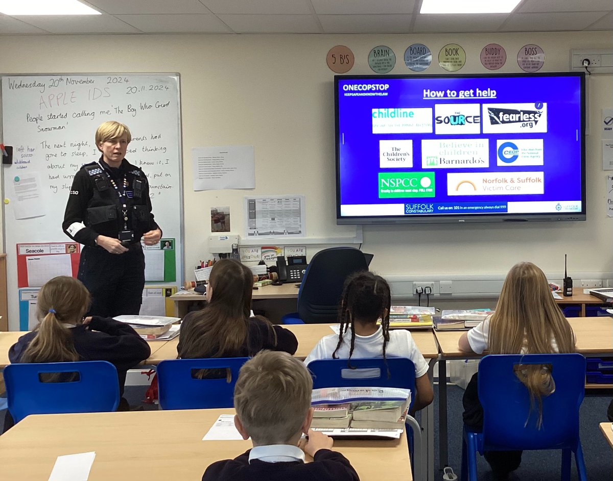 BuryStEdsPolice's tweet photo. Pcso Rachel Darvill attending Tollgate primary school providing a valuable input on ASB and the effects it has on others #MakingCommunitiesSafer #BuryCPT #PS394 https://t.co/5dx2EdSoZi