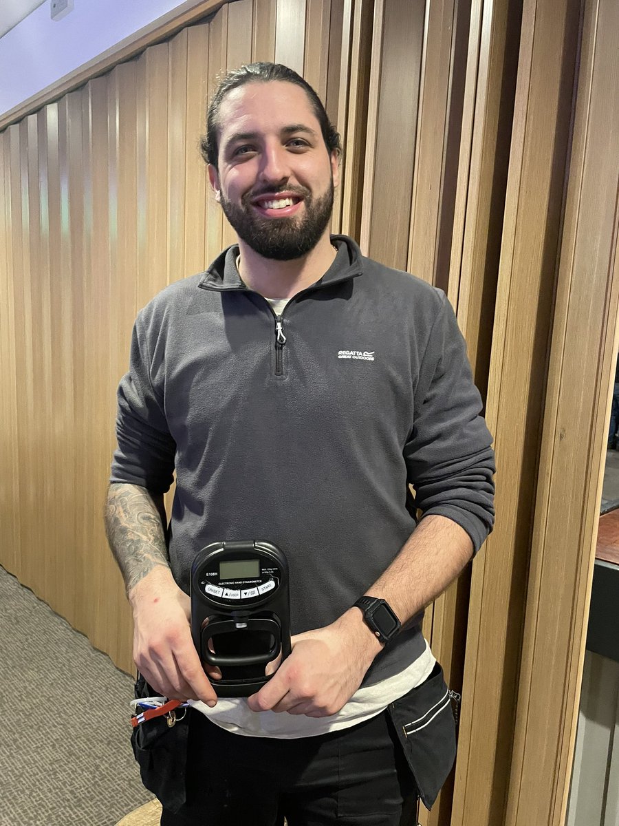BrentwoodRLFC's tweet photo. Shout out to SCL player @ryan_whitcombe who won the “Grip Strength” competition at our preseason meeting last night at Old Brentwoods!

88.8KG to beat, can you? 🔵🟠🤌🏽

#eelsmana #eelstrong https://t.co/l7uy7QapFz