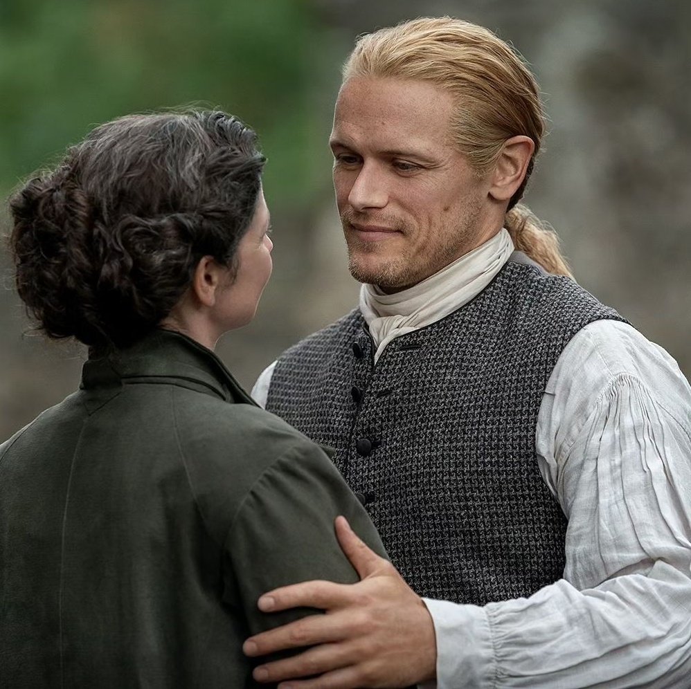 oscardismore2's tweet image. Just watched first ep of #Outlander S7, part b!
Lots of good acting, many old faces &amp;amp; absolutely iconic book scenes.
I sobbed most of the way through.
Well worth the watch!
#TheFrasers #SamHeughan #CaitrionaBalfe 
#YouWillNeedTissuesAndSomethingToCuddle ❤️🐕🐈❤️