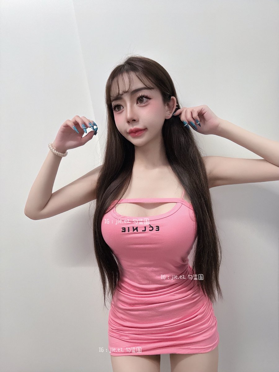 我決定嚕！我還是要當個壞壞小貓咪🐈
回來了，想我嗎🙈🙈🙈 https://t.co/09iE87oa9q