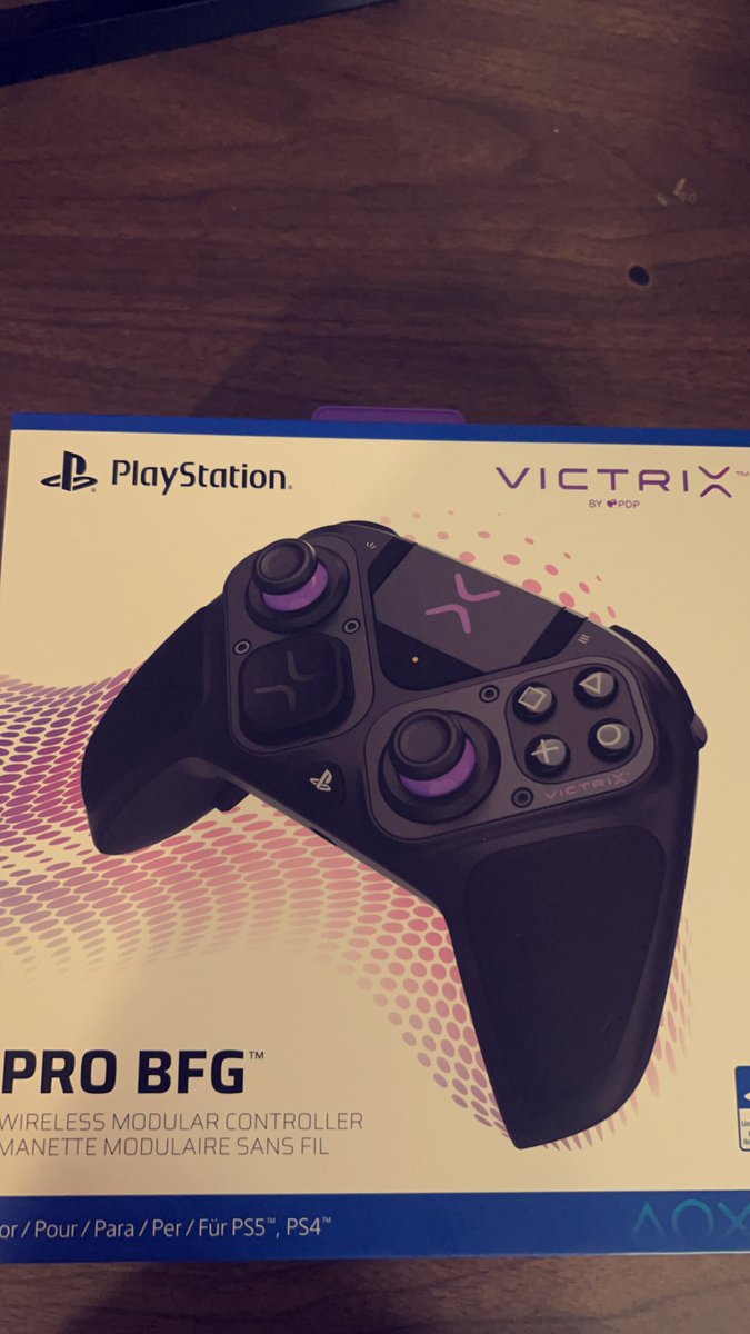 coachpeacee23's tweet photo. The @VictrixPro #BFG is going to take my gaming to the next level! 😎 #ProBFG #IEFIGHTING #ApexLegends https://t.co/LPNHlYiWVW