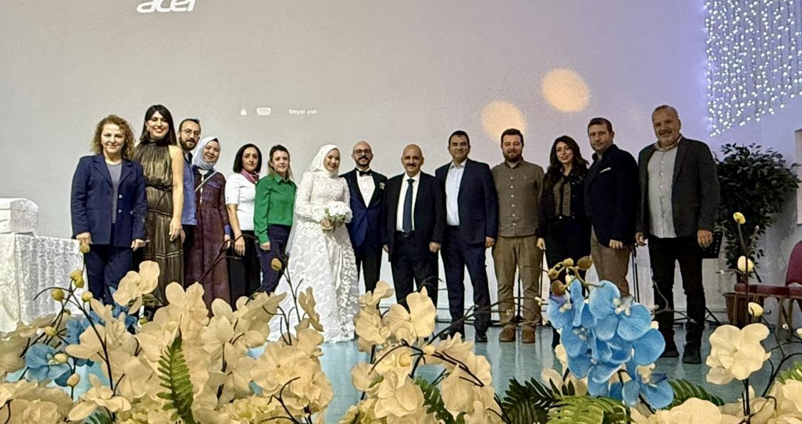 DenizlimDernegi's tweet photo. Derneğimizin Denetim Kurulu Başkanı Mehmet Ener abimizin kıymetli evladı Arda Ener’in düğün merasimine katıldık.

Ener ailesini tebrik ediyor, bu güzel birlikteliğin hayırlı ve uğurlu olmasını diliyoruz.
@avMehmetEner https://t.co/XdainfxiSm