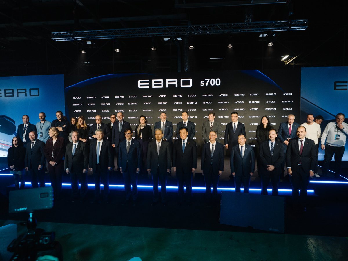 minturgob's tweet photo. El ministro @jordihereub ha participado en el evento que marca el inicio de la producción de Ebro en la Zona Franca de 📍Barcelona.

🗣️"Es el mejor ejemplo de colaboración que une el compromiso público, la innovación privada y la visión global por transformar nuestra economía". https://t.co/HQ2loixWNE