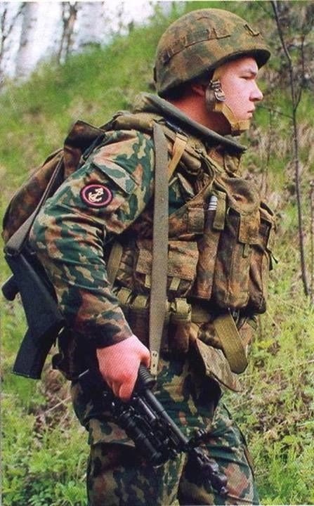 A Russian marine armed with an AN-94 in Chechnya, 1999.