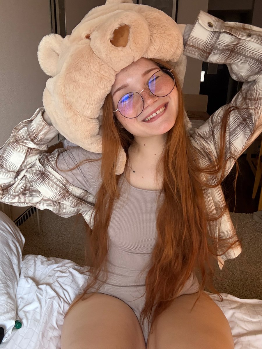 How are your weekends going? 🍯✨☺️ 🥐 https://t.co/0sir1FWE0w