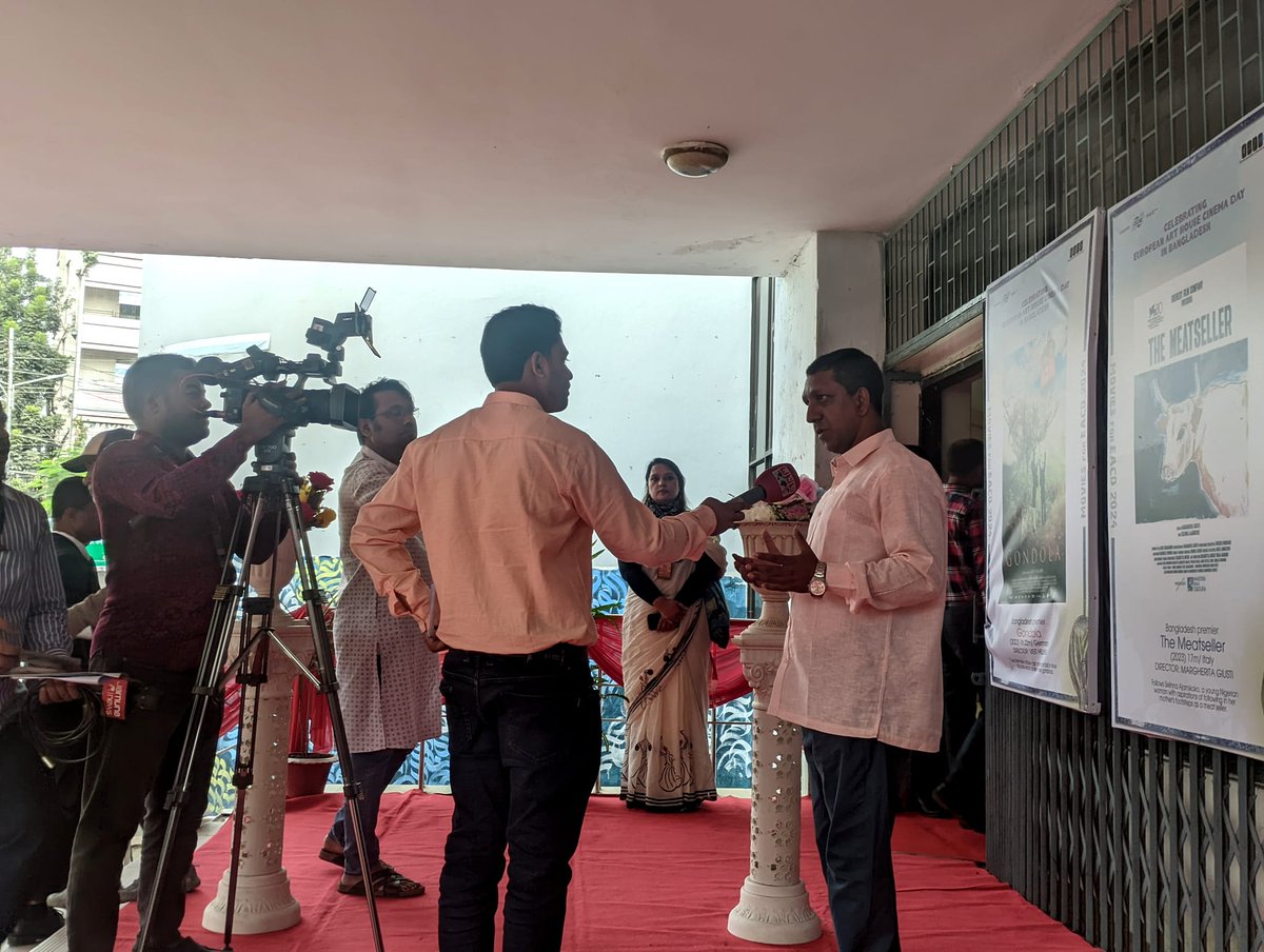 italyinbd's tweet photo. Thanks to IAFM - International Academy of Film and Media for screening this lovely Italian short movie in Mymensingh.
🇮🇹🇧🇩❤️📽️
"The Meatseller" by Margherita Giusti was Best Short Film at the David di Donatello Awards 2024. 
#lovemymensingh
#EuropeanArthouseCinemaDay
#FareCinema https://t.co/684pugZUR4
