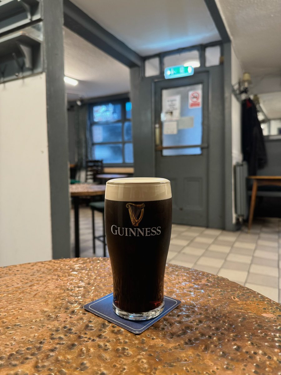 The Albert - Manchester. 

🥛 

#Guinness #PintsofG #PintsoGuinness