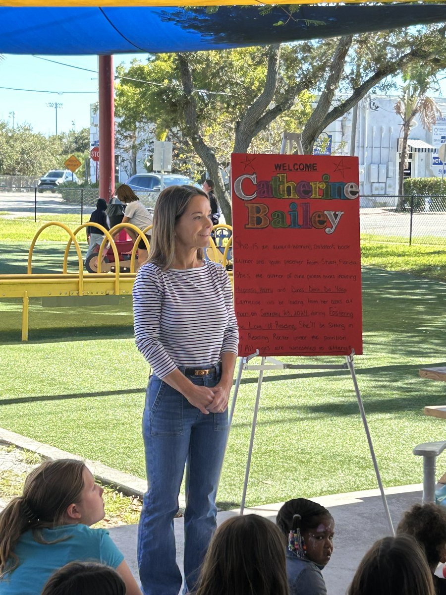 edleader1's tweet image. Enjoying the day celebrating South Fork High School’s Key Club’s 30th year anniversary.  Thank you, Kiwanis for all of your support. Students celebrating literacy. #MCSDBetterTogether