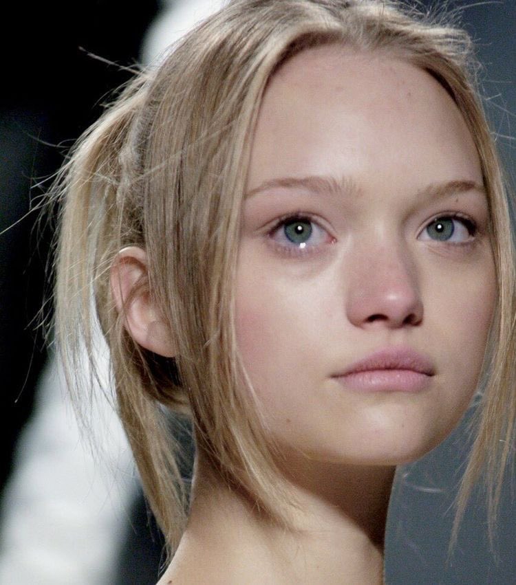 mariellecals's tweet photo. young Gemma Ward https://t.co/tdktezREVL