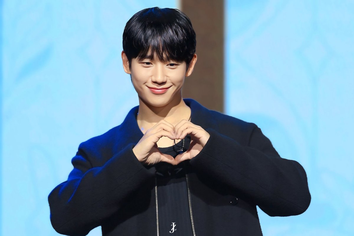 J617Z's tweet photo. [241123] 정해인 JUNG HAE IN

JUNG HAE IN FAN MEETING 'OUR TIME' IN TAIPEI

#정해인 #JUNGHAEIN https://t.co/FqKf6PML8w