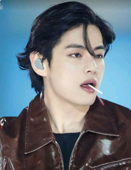AboutMusicYT's tweet photo. Artists that will release new music this week:

BTS Taehyung, Park Hyoshin
Red Velvet Irene
TWS
izna
Juice Wrld https://t.co/RCzxRdkatW