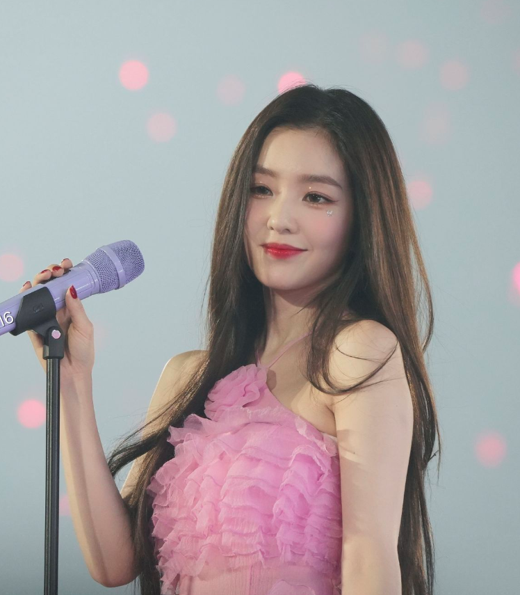 AboutMusicYT's tweet photo. Artists that will release new music this week:

BTS Taehyung, Park Hyoshin
Red Velvet Irene
TWS
izna
Juice Wrld https://t.co/RCzxRdkatW