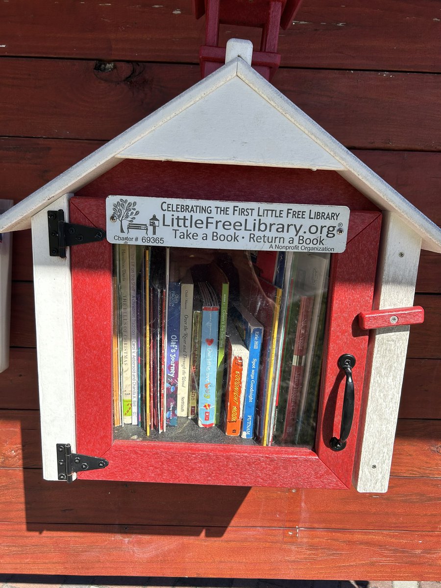 edleader1's tweet image. Kiwanis Park is just amazing.  I’m loving the literacy focus! Kiwanis-Thank you for the focus on the children of Martin!#MCSDBetterTogether