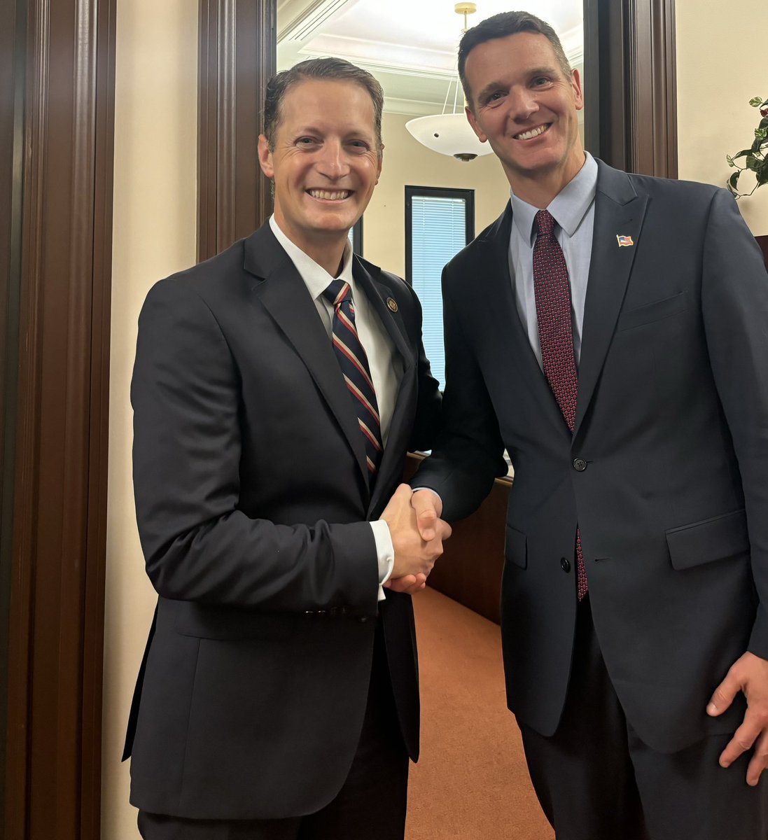 RepRobMercuri's tweet image. “A leader’s lasting value is measured by succession” - John Maxwell
It’s been an honor & privilege to serve the good people of PA House District 28 these last four years. Wishing all the best to Representative-elect Jeremy Shaffer as he takes the baton of community leadership.