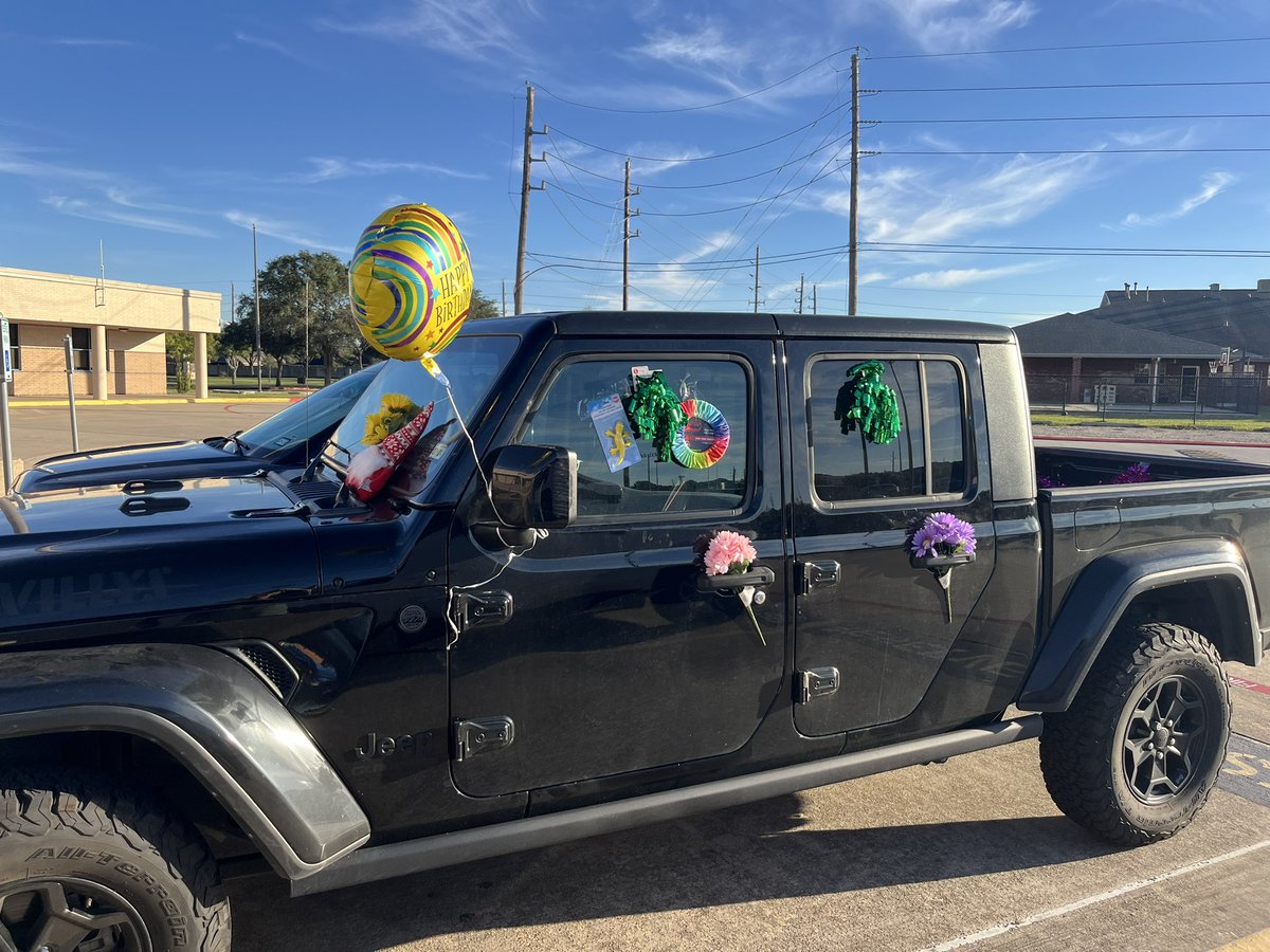 Thank you <a href="/ThorntonCFISD/">Thornton MS</a>  for showing me so much love on my birthday!