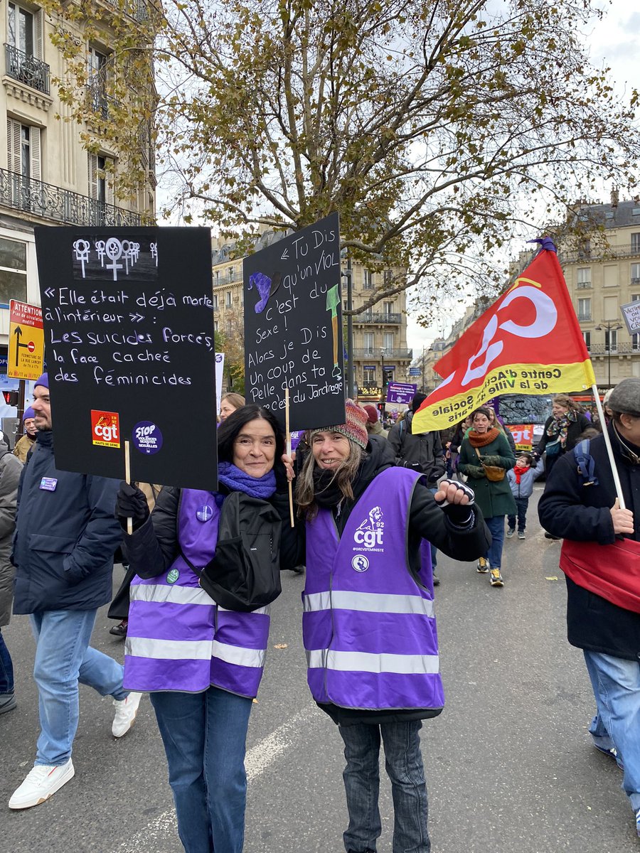 92_cgt's tweet photo. Cortège CGT 92 dans la manifestation contre les violences sexistes et sexuelles #23novembre2024 Mobilisé•es et déterminé•es ! https://t.co/oZP5lACrmx