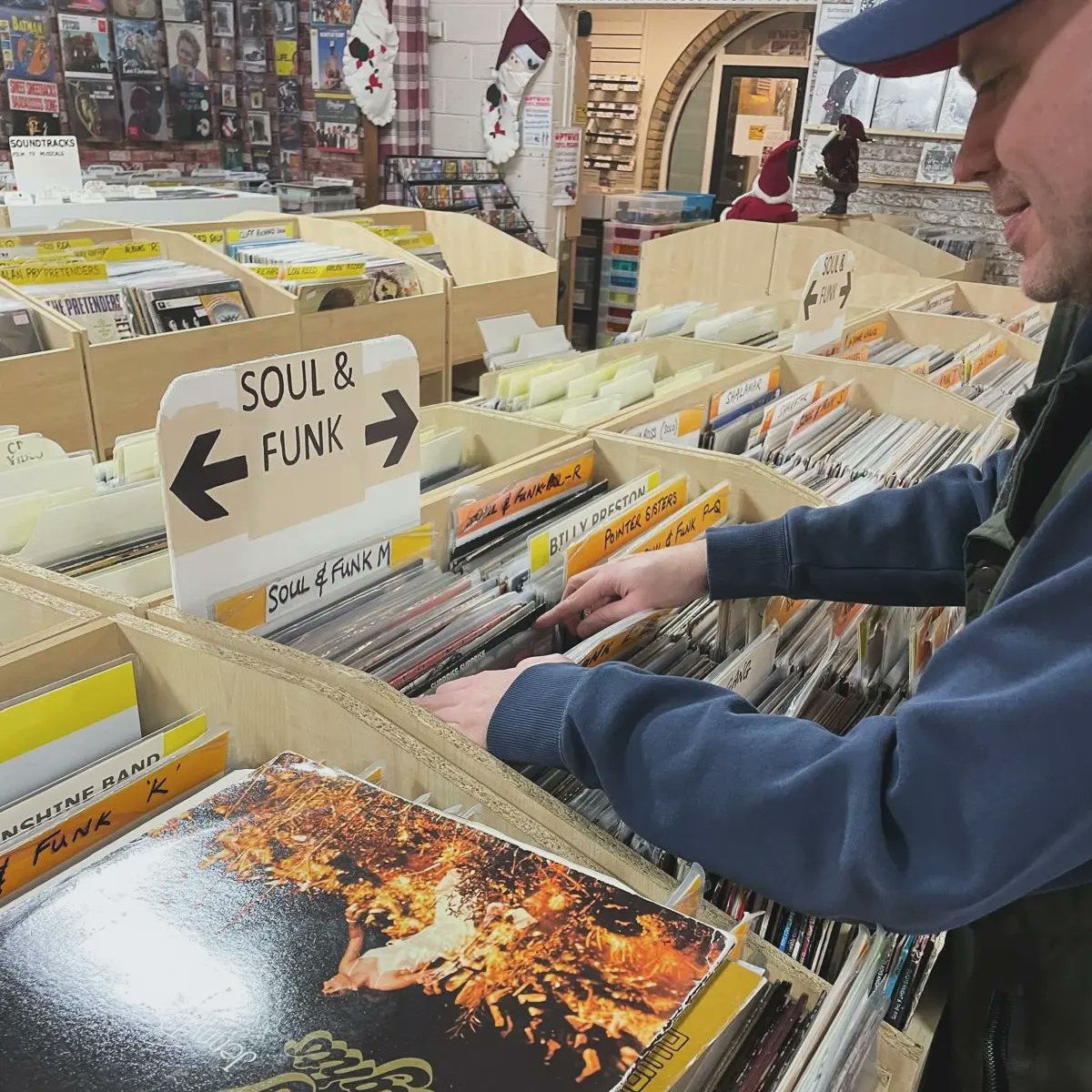 In the crates at Uptown Vinyl Rekkids, the largest independent vinyl record store in the UK, with around 200,000+ vinyl at dope prices. Must vist &gt;&gt;
#recordstore #vinylcollector #soulvinyl #progrockvinyl #digginginthecrates #cratedigging