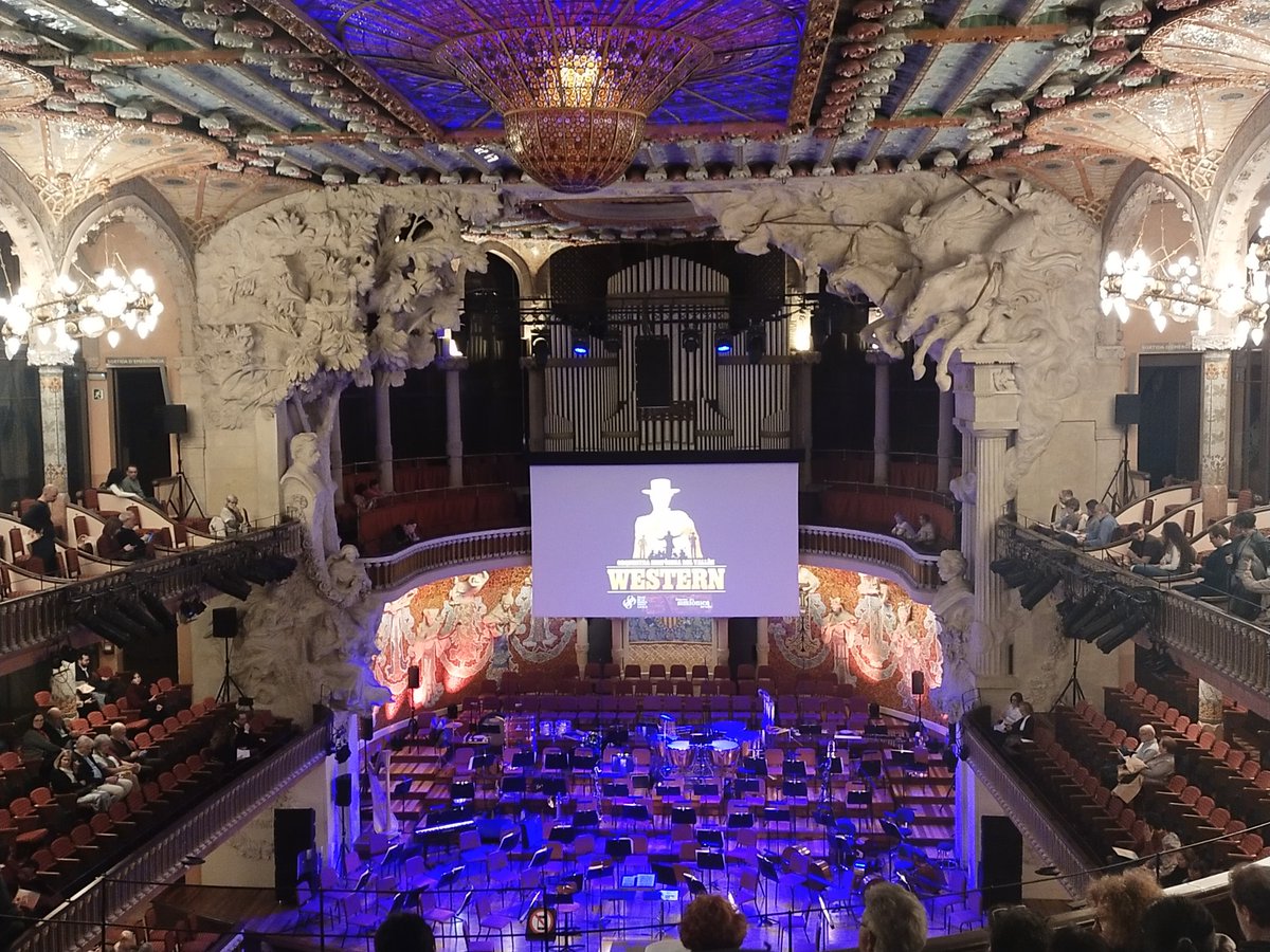 Estrenándome por primera vez en el Palau de la Música para deleitarme con las melodías del viejo oeste 🤠☺️.
Y con la buena compañía de <a href="/MrPeltzer/">Víctor Sahun</a>