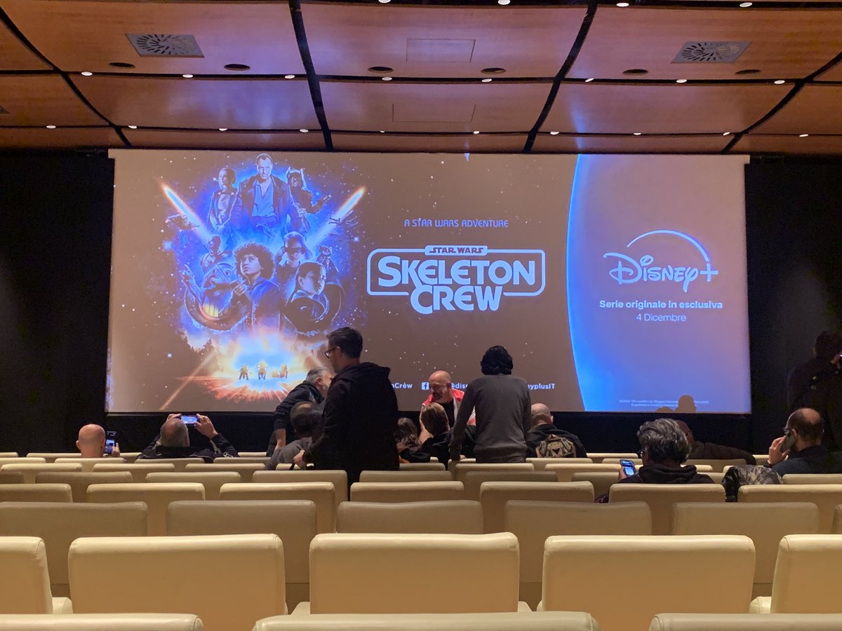 SWLibriComics's tweet photo. I do not know what they are going to show today at Milan Games Week but I am excited! It’s Great to see something StarWarsy on the big screen!
#starwars #starwarsit #SkeletonCrew #DisneyPlusIT @starwars @StarWarsIT https://t.co/pHpXwK1Ss8