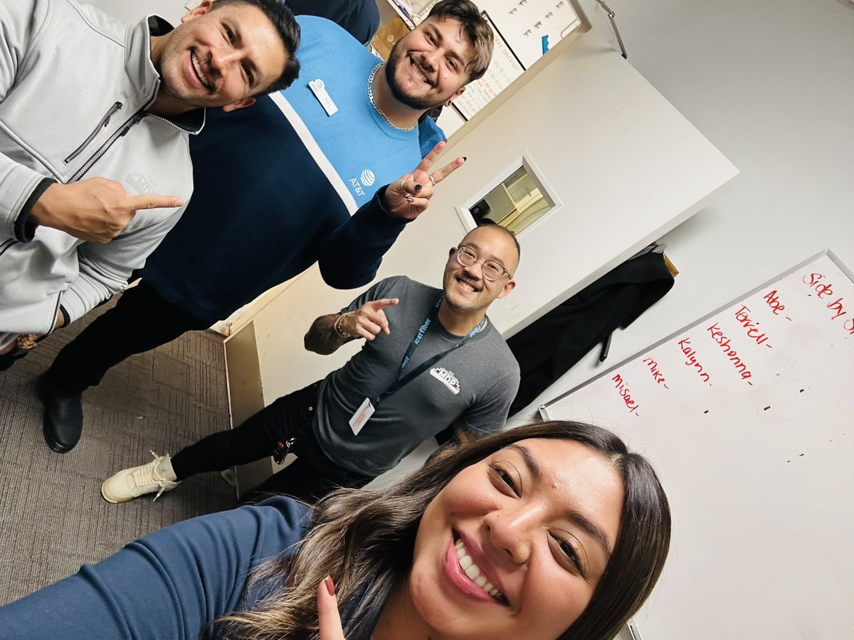 Spent the day with the Merrillville squad yesterday! It was rockin’ and rollin’ on the salesfloor… love seeing such an engaged team making it rain sales!!! 💎🤑🌊

#VallejosDiamonds #MakingWaves #TeamRampage #LifeAtATT