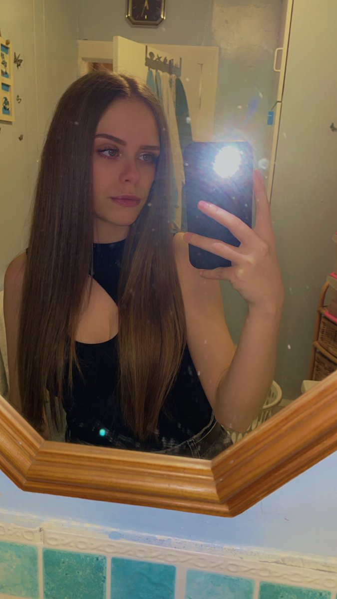 chloecoupe2's tweet photo. hi, still existing xxx https://t.co/sQcSJtU0V9