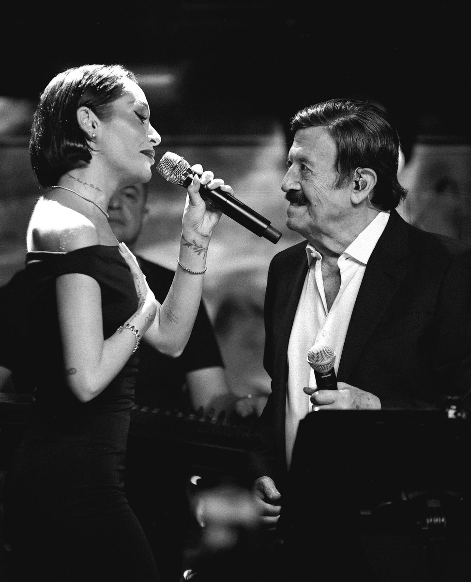 Kesinlikle duvarıma asacağım bir kare 🥲🖤