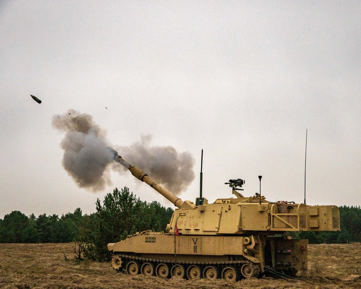 iiiarmoredcorps's tweet image. 1-82 FA joins Dynamic Front, a NATO exercise enhancing readiness, long-range fires, and multinational coordination across Europe. Over 1,800 U.S. and 3,700 troops from 28 nations are strengthening the Alliance!

#AmericasHammer | @1stCavalryDiv | @Victory_Corps