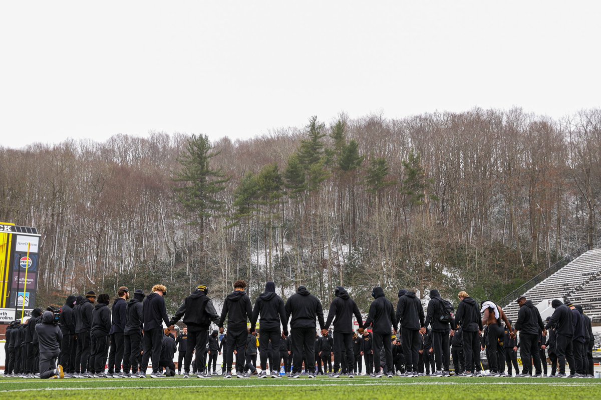 App State Football (@appstate_fb) on Twitter photo ๐(๐ง๐จ)๐ฐ ๐๐ฅ๐๐๐ ๐๐ข๐ค๐ ๐๐จ๐ฆ๐. ๐๐ค
<a href="/JasonKelce/">Jason Kelce</a>
#GoApp #MountainStrong #BeatJMU ๐(๐ง๐จ)๐ฐ ๐๐ฅ๐๐๐ ๐๐ข๐ค๐ ๐๐จ๐ฆ๐. ๐๐ค
<a href="/JasonKelce/">Jason Kelce</a>
#GoApp #MountainStrong #BeatJMU