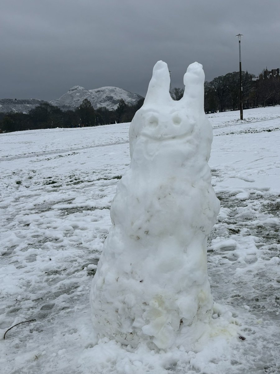 lucynorris1's tweet photo. Snow Saturday on Bruntsfield Links https://t.co/eSyRkvvXt7