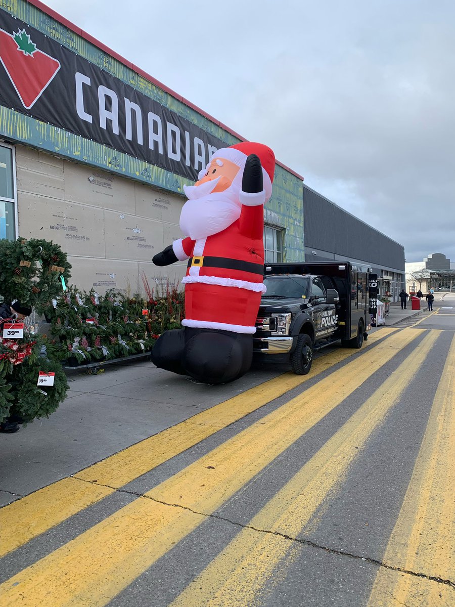 Our teams are at Canadian Tire locations across the Region collecting toys for our Miracle On Main initiative, in partnership with <a href="/TigerSingh_Fdn/">Tiger Jeet Singh Fdn</a> . Collecting new/unwrapped toys and cash donations.  All proceeds will support families in need in <a href="/RegionofHalton/">Halton Region</a> for Christmas ^MRT