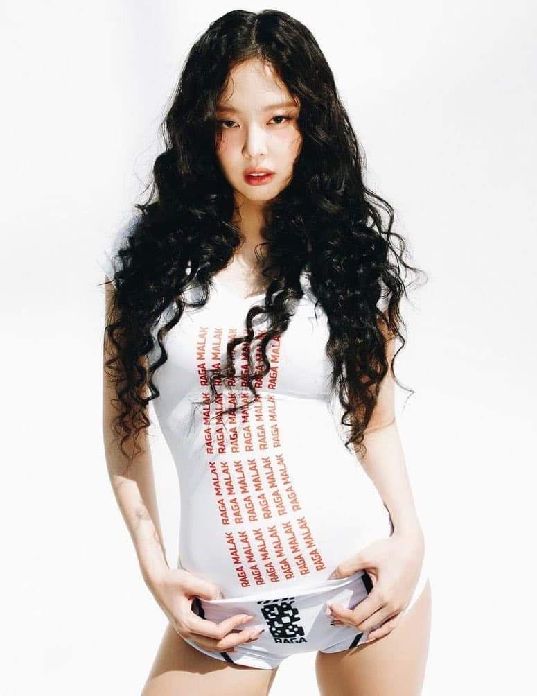 mariellecals's tweet photo. Kim Jennie https://t.co/bIHlYj9LgR