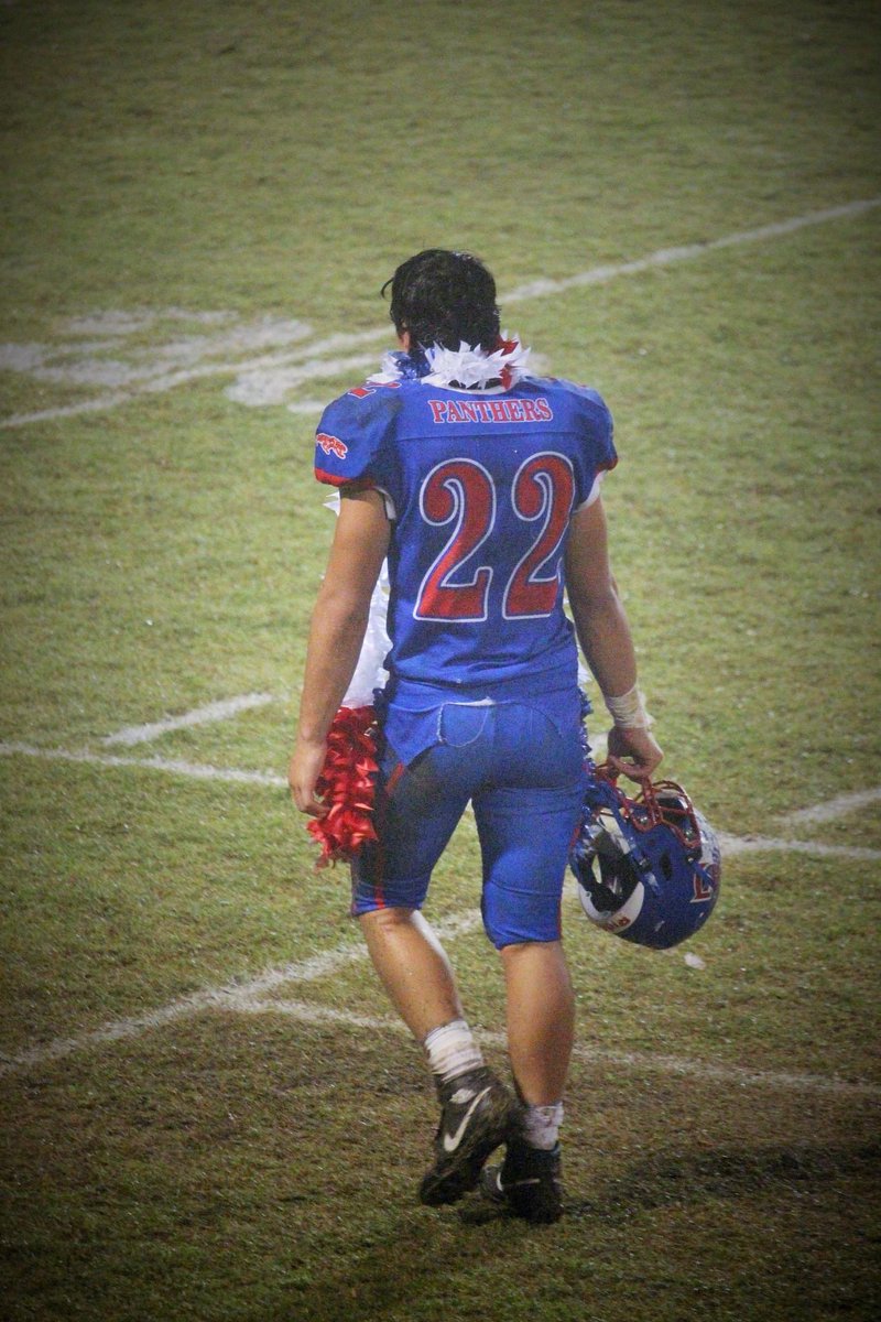 MccoyPele's tweet photo. Last Game of the season. ♥️ it’s been amazing to watch our youngest son transform his attitude, outlook &amp; physical abilities in just high school years to pursue his goals. Keep the faith &amp; never give up. @JoshuaPele22 https://t.co/yVE4dvmQFf