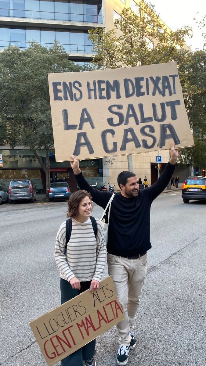 capcalerabcn's tweet image. NO HI HA DRET A LA SALUT SENSE DRET A L’HABITATGE | Professionals de la salut ens posicionem en contra de la mercantilizació de l’habitatge! 🔥