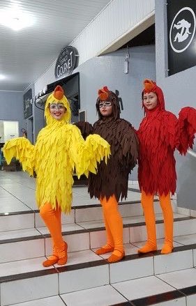 afrontozayn's tweet photo. eu e minhas amigas indo pro show do zayn em 2025 #ZaynSTTSTour https://t.co/yZC4u7USHO