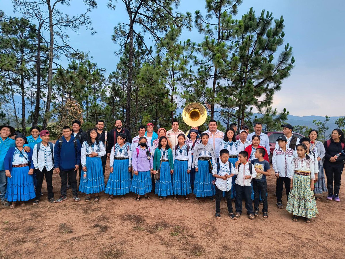 ✒️ <a href="/PabloDiazMorena/">Pablo Díaz</a> felicitó a los músicos en su día 🎼🥁

✒️ De manera especial felicitó a los músicos de la región #Mixe, a quienes apoyó durante los 3 años que fue integrante de la LXV legislatura del <a href="/CongresoOaxaca_/">Poder Legislativo Oaxaca</a> 🎺🎸🎺
#Oaxaca #DiaDelMusico