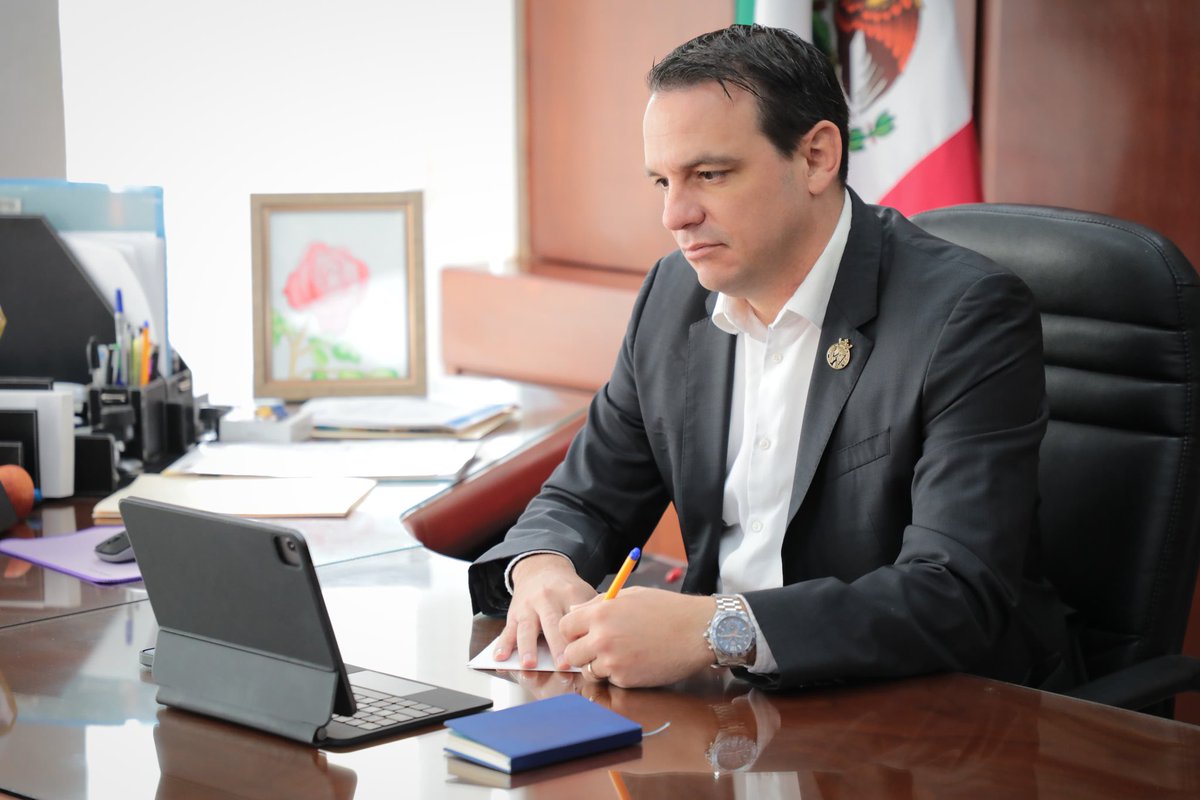 jorgelona1's tweet photo. Juntas y juntos, trabajamos por un #Guanajuato más seguro y en paz.

Hoy, me reuní de manera virtual con @rosaicela_, titular de @SEGOB_mx para dar seguimiento a la Estrategia Nacional por la Paz, que ofrecerá programas y acciones para combatir las causas que generan la violencia https://t.co/eFlLX6PdTZ