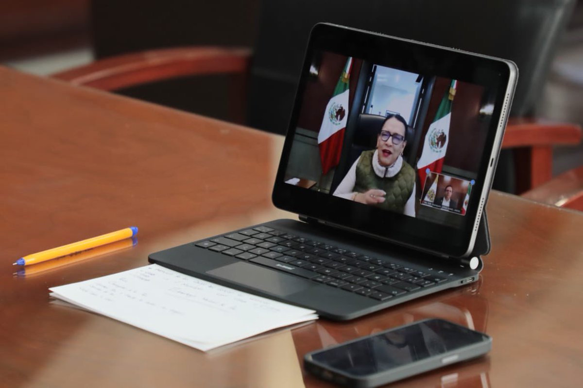 jorgelona1's tweet photo. Juntas y juntos, trabajamos por un #Guanajuato más seguro y en paz.

Hoy, me reuní de manera virtual con @rosaicela_, titular de @SEGOB_mx para dar seguimiento a la Estrategia Nacional por la Paz, que ofrecerá programas y acciones para combatir las causas que generan la violencia https://t.co/eFlLX6PdTZ