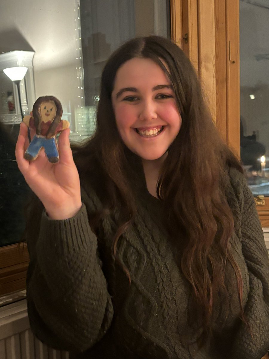_GemK_'s tweet image. Gothic doubles &lt; Cath’s salt dough portraits
@naiwallace @ilovemrdarcy354