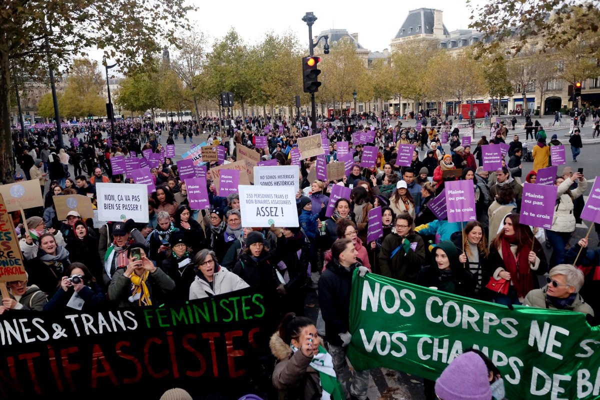 LesDegommeuses's tweet photo. "Nos corps ne sont pas vos champs de batailles"

Aujourd'hui comme demain dans les rues. 

Ne sous estimez pas notre détermination ✊ https://t.co/9gH29pF8tl