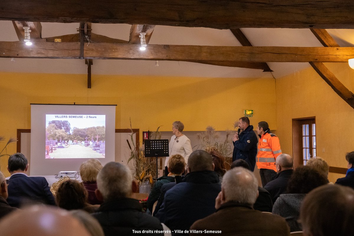 villerssemeuse's tweet photo. 🌱Une journée sous le signe de la nature à Villers-Semeuse⤵️

👉Prix de l'action pédagogique du label @VVFleuris pour le travail quotidien réalisé au cimetière 🎖️

👉Opération "zéro déchet dans la nature" en partenariat avec la @regiongrandest ✅

ℹ️ sur https://t.co/MJSGsQBPuk https://t.co/vsEQ2LBhmX