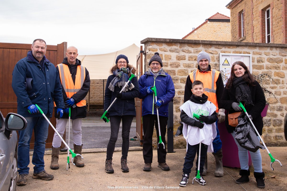 villerssemeuse's tweet photo. 🌱Une journée sous le signe de la nature à Villers-Semeuse⤵️

👉Prix de l'action pédagogique du label @VVFleuris pour le travail quotidien réalisé au cimetière 🎖️

👉Opération "zéro déchet dans la nature" en partenariat avec la @regiongrandest ✅

ℹ️ sur https://t.co/MJSGsQBPuk https://t.co/vsEQ2LBhmX