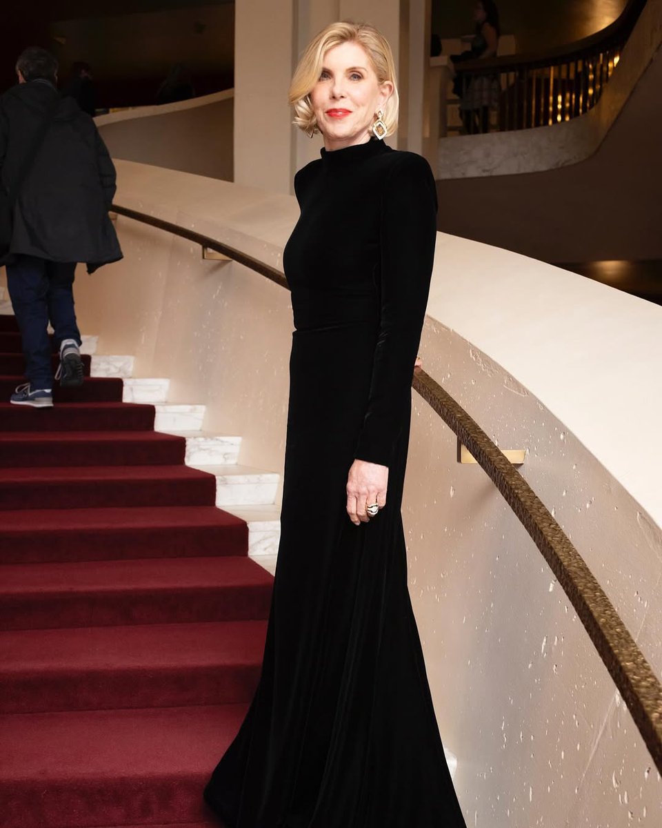 BaranskiSource's tweet photo. β¨ #NewPhotos Christine at the Metropolitan Opera for the latest production of Puccini's "Tosca"
πΈ @/lastnightatthemet (IG)
π·#christinebaranski #queenbaranski #met #tosca #giacomopuccini #operalover #opera https://t.co/bbCaDtNgSz